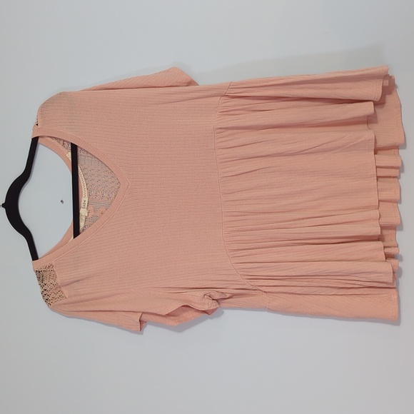 PLUS SIZE Top - Picture 1 of 3